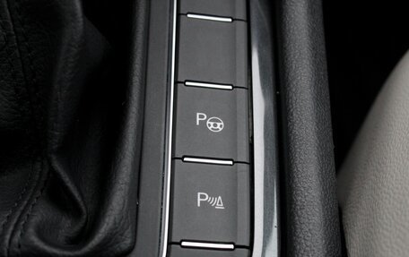 Volkswagen Tiguan II, 2020 год, 3 195 000 рублей, 16 фотография