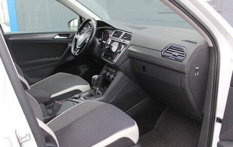 Volkswagen Tiguan II, 2020 год, 3 195 000 рублей, 24 фотография