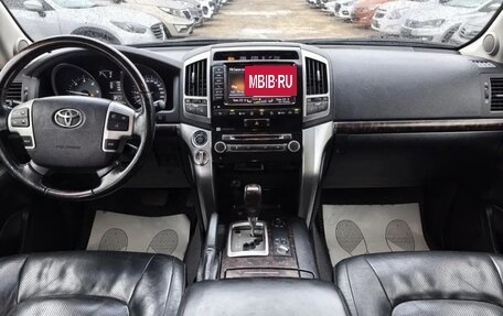 Toyota Land Cruiser 200, 2013 год, 3 550 000 рублей, 8 фотография