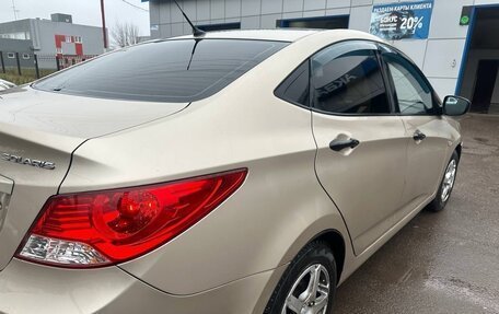 Hyundai Solaris II рестайлинг, 2013 год, 770 000 рублей, 4 фотография