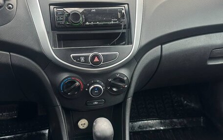 Hyundai Solaris II рестайлинг, 2013 год, 770 000 рублей, 7 фотография