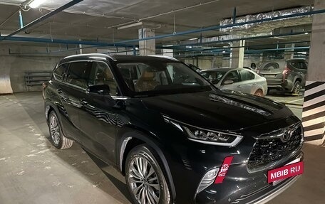 Toyota Highlander, 2025 год, 6 000 000 рублей, 3 фотография