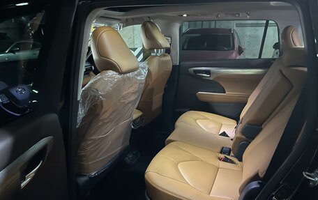 Toyota Highlander, 2025 год, 6 000 000 рублей, 4 фотография