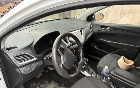 Hyundai Solaris II рестайлинг, 2018 год, 930 000 рублей, 6 фотография