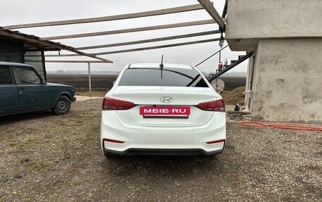 Hyundai Solaris II рестайлинг, 2018 год, 930 000 рублей, 2 фотография