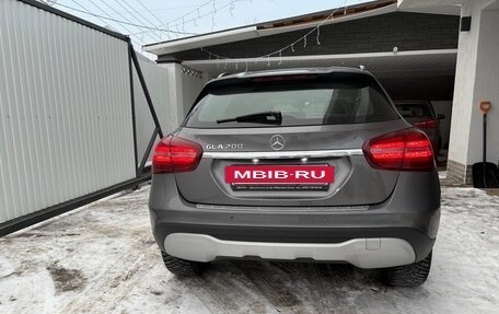 Mercedes-Benz GLA, 2018 год, 2 200 000 рублей, 3 фотография