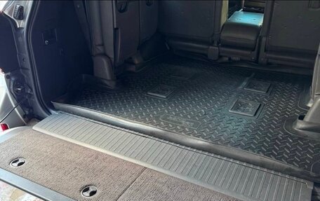 Toyota Land Cruiser 200, 2010 год, 3 100 000 рублей, 12 фотография