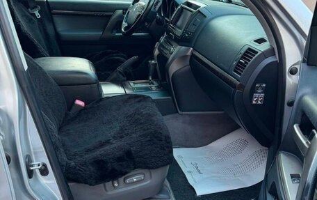 Toyota Land Cruiser 200, 2010 год, 3 100 000 рублей, 9 фотография