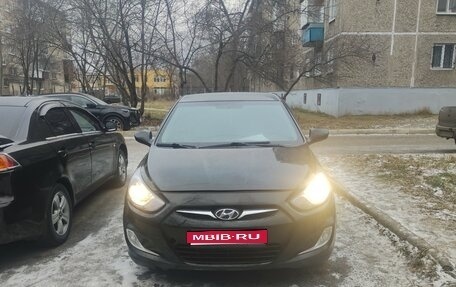 Hyundai Solaris II рестайлинг, 2012 год, 560 000 рублей, 1 фотография