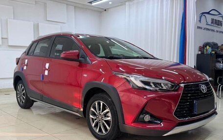 Toyota Yaris XP150 рестайлинг, 2022 год, 1 040 000 рублей, 1 фотография