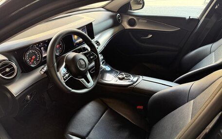 Mercedes-Benz E-Класс, 2019 год, 1 850 000 рублей, 10 фотография