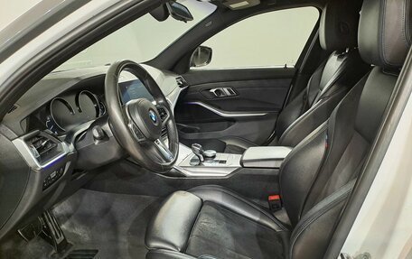 BMW 3 серия, 2019 год, 2 890 000 рублей, 13 фотография