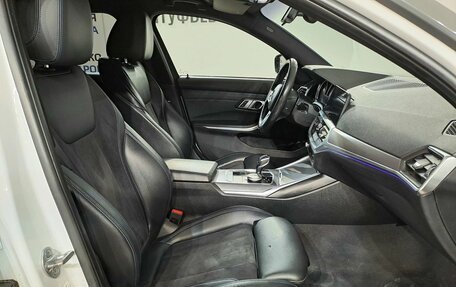 BMW 3 серия, 2019 год, 2 890 000 рублей, 15 фотография