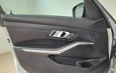 BMW 3 серия, 2019 год, 2 890 000 рублей, 19 фотография