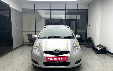 Toyota Vitz, 2010 год, 650 000 рублей, 3 фотография