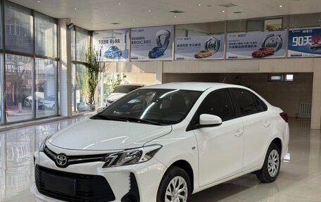 Toyota Vios III, 2022 год, 1 010 000 рублей, 3 фотография