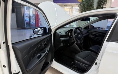 Toyota Vios III, 2022 год, 1 010 000 рублей, 7 фотография