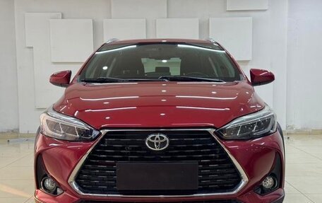 Toyota Yaris XP150 рестайлинг, 2022 год, 1 040 000 рублей, 2 фотография