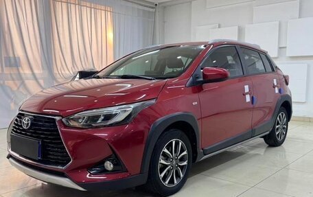 Toyota Yaris XP150 рестайлинг, 2022 год, 1 040 000 рублей, 3 фотография