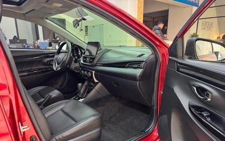 Toyota Yaris XP150 рестайлинг, 2022 год, 1 040 000 рублей, 11 фотография