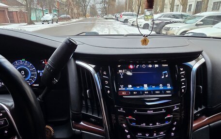 Cadillac Escalade IV, 2016 год, 3 999 999 рублей, 14 фотография