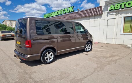 Volkswagen Caravelle T5, 2014 год, 2 100 000 рублей, 2 фотография