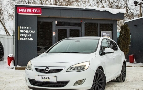 Opel Astra J, 2010 год, 639 000 рублей, 1 фотография