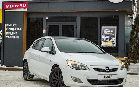 Opel Astra J, 2010 год, 639 000 рублей, 2 фотография