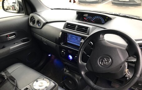 Toyota bB II рестайлинг, 2013 год, 1 050 000 рублей, 2 фотография