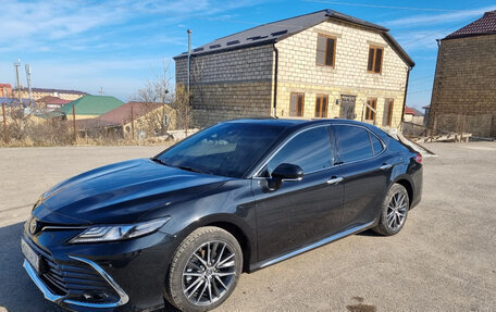 Toyota Camry, 2023 год, 3 250 000 рублей, 2 фотография