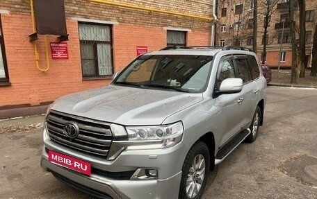 Toyota Land Cruiser 200, 2017 год, 6 500 000 рублей, 6 фотография