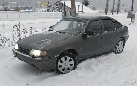 Opel Vectra A, 1990 год, 100 000 рублей, 1 фотография