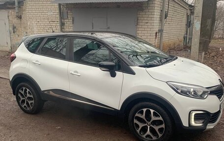 Renault Kaptur I рестайлинг, 2018 год, 1 300 000 рублей, 4 фотография