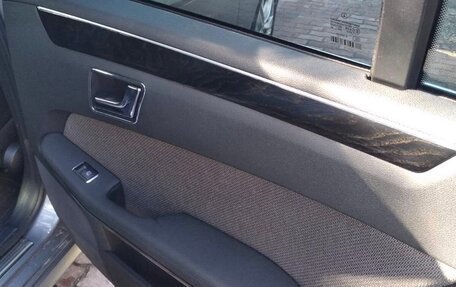 Mercedes-Benz E-Класс, 2011 год, 2 000 000 рублей, 11 фотография