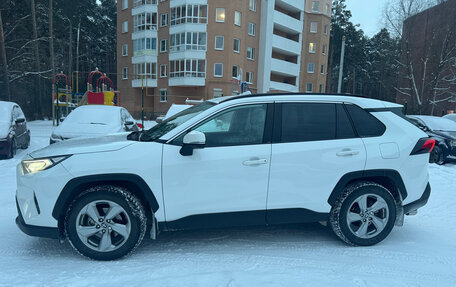 Toyota RAV4, 2021 год, 3 400 000 рублей, 2 фотография