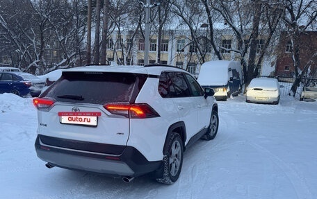 Toyota RAV4, 2021 год, 3 400 000 рублей, 5 фотография