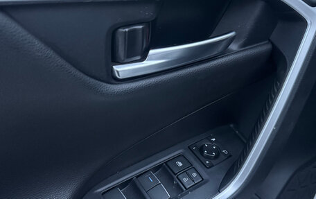 Toyota RAV4, 2021 год, 3 400 000 рублей, 9 фотография