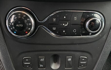 Renault Sandero II рестайлинг, 2014 год, 320 000 рублей, 10 фотография