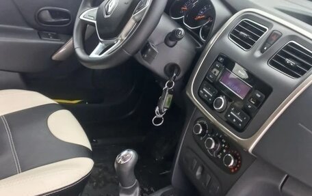 Renault Logan II, 2019 год, 1 150 000 рублей, 3 фотография