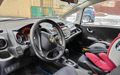 Honda Jazz II рестайлинг, 2012 год, 850 000 рублей, 12 фотография