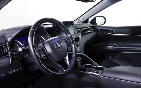 Toyota Camry, 2021 год, 2 700 000 рублей, 5 фотография