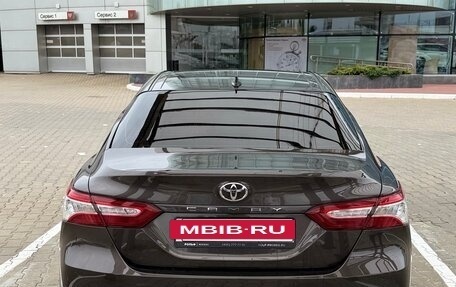 Toyota Camry, 2021 год, 2 700 000 рублей, 6 фотография