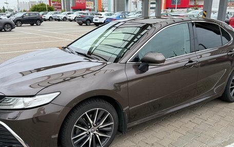 Toyota Camry, 2021 год, 2 700 000 рублей, 9 фотография