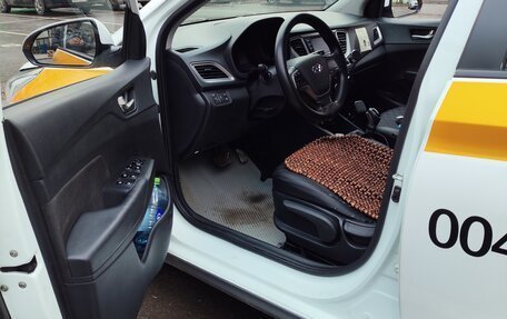 Hyundai Solaris II рестайлинг, 2019 год, 815 000 рублей, 3 фотография