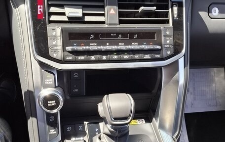 Toyota Land Cruiser, 2025 год, 16 599 999 рублей, 26 фотография