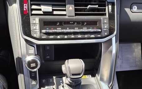 Toyota Land Cruiser, 2025 год, 16 599 999 рублей, 29 фотография