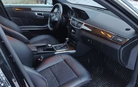 Mercedes-Benz E-Класс, 2011 год, 1 400 000 рублей, 11 фотография