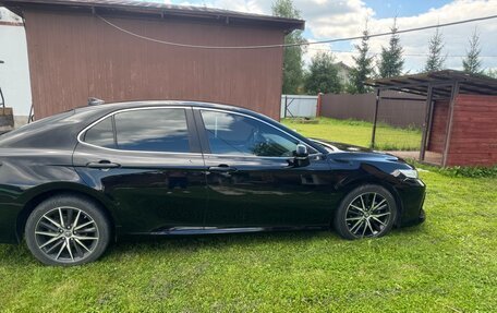 Toyota Camry, 2018 год, 2 200 000 рублей, 4 фотография