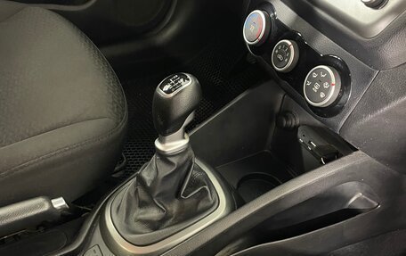 KIA Rio III рестайлинг, 2016 год, 946 000 рублей, 17 фотография