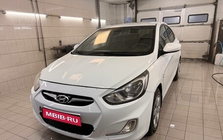 Hyundai Solaris II рестайлинг, 2011 год, 620 000 рублей, 1 фотография